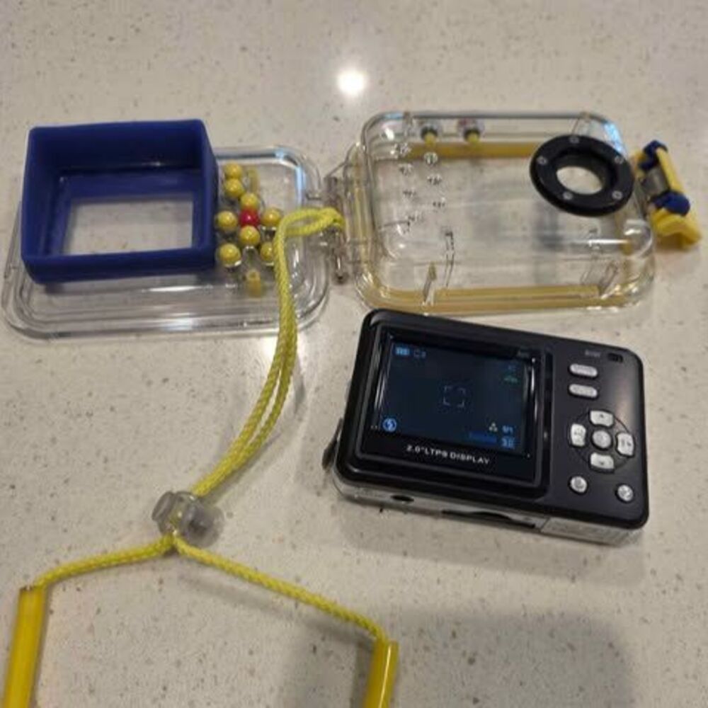 VuPoint Camera with Underwater Case, 5.0 Mega Pixels